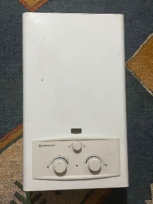 Ariston Gas Water Heater 10L