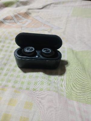 Wireless Earbuds with Charging Case
