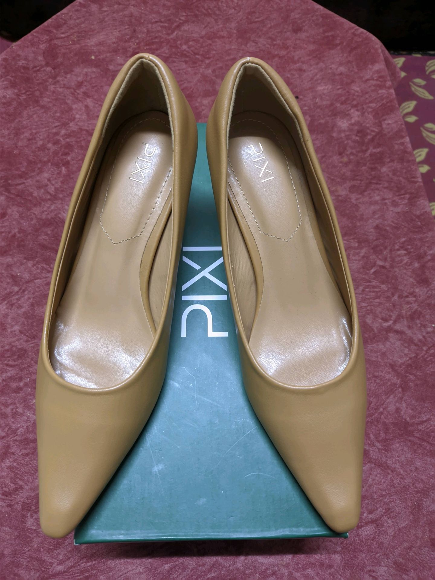 Pixi's Heels
