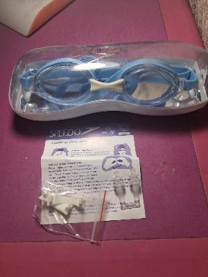 نظاره للسباحه ماركه speedo