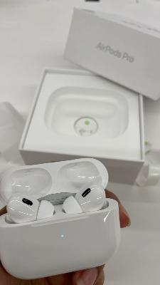 AirPods