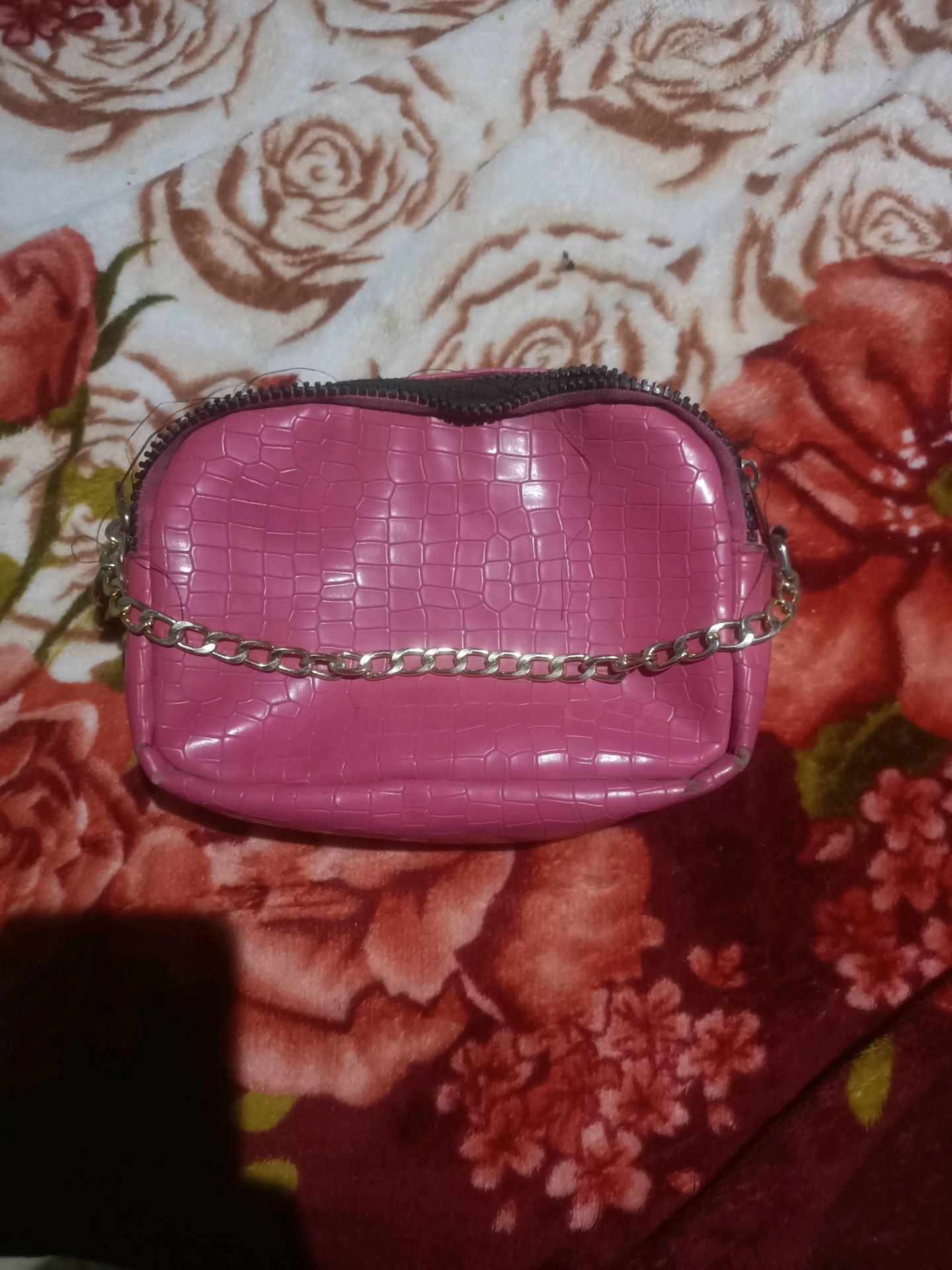 Pink Crocodile Pattern Shoulder Bag
