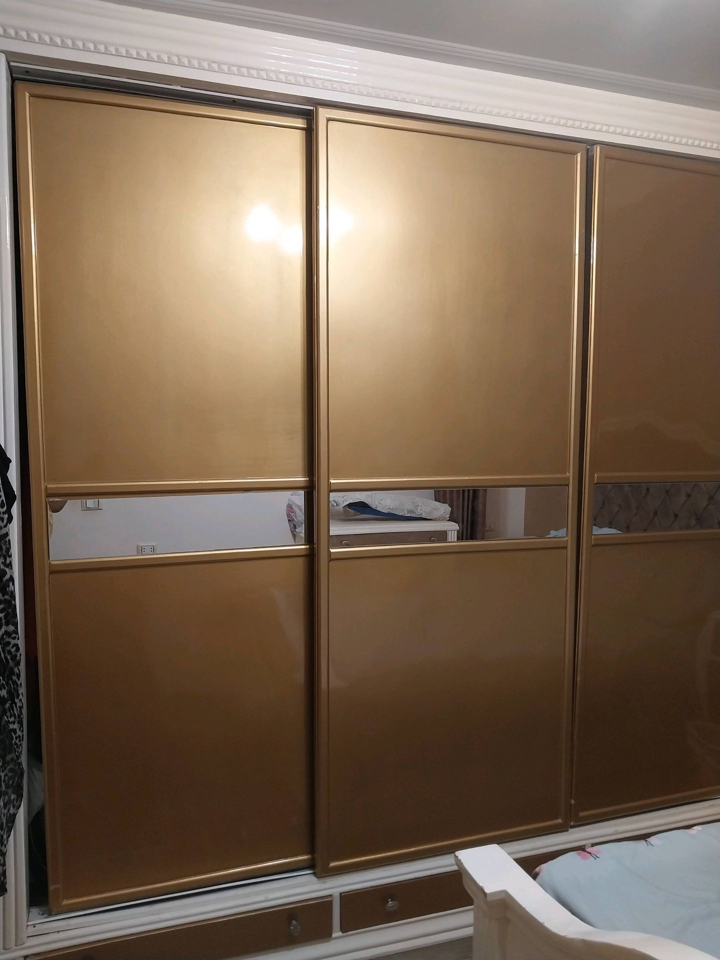 Sliding Wardrobe with Mirror