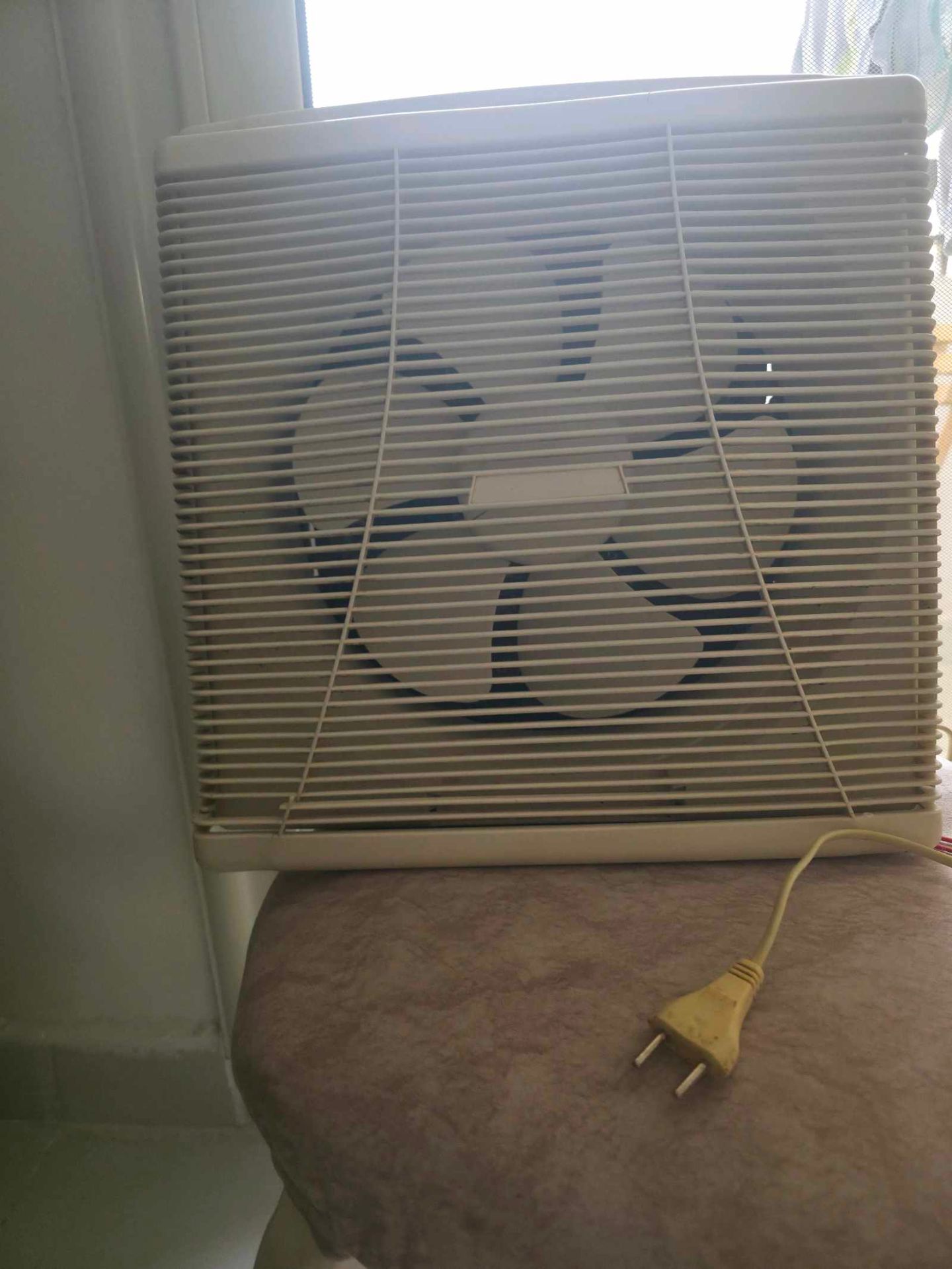 Window exhaust fan
