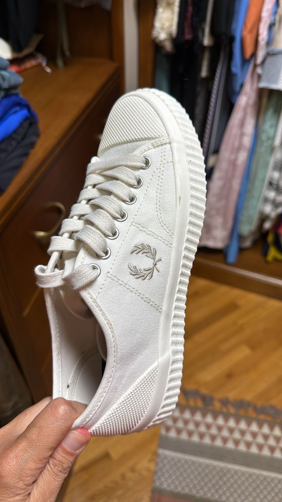 White fred perry’s Sneaker