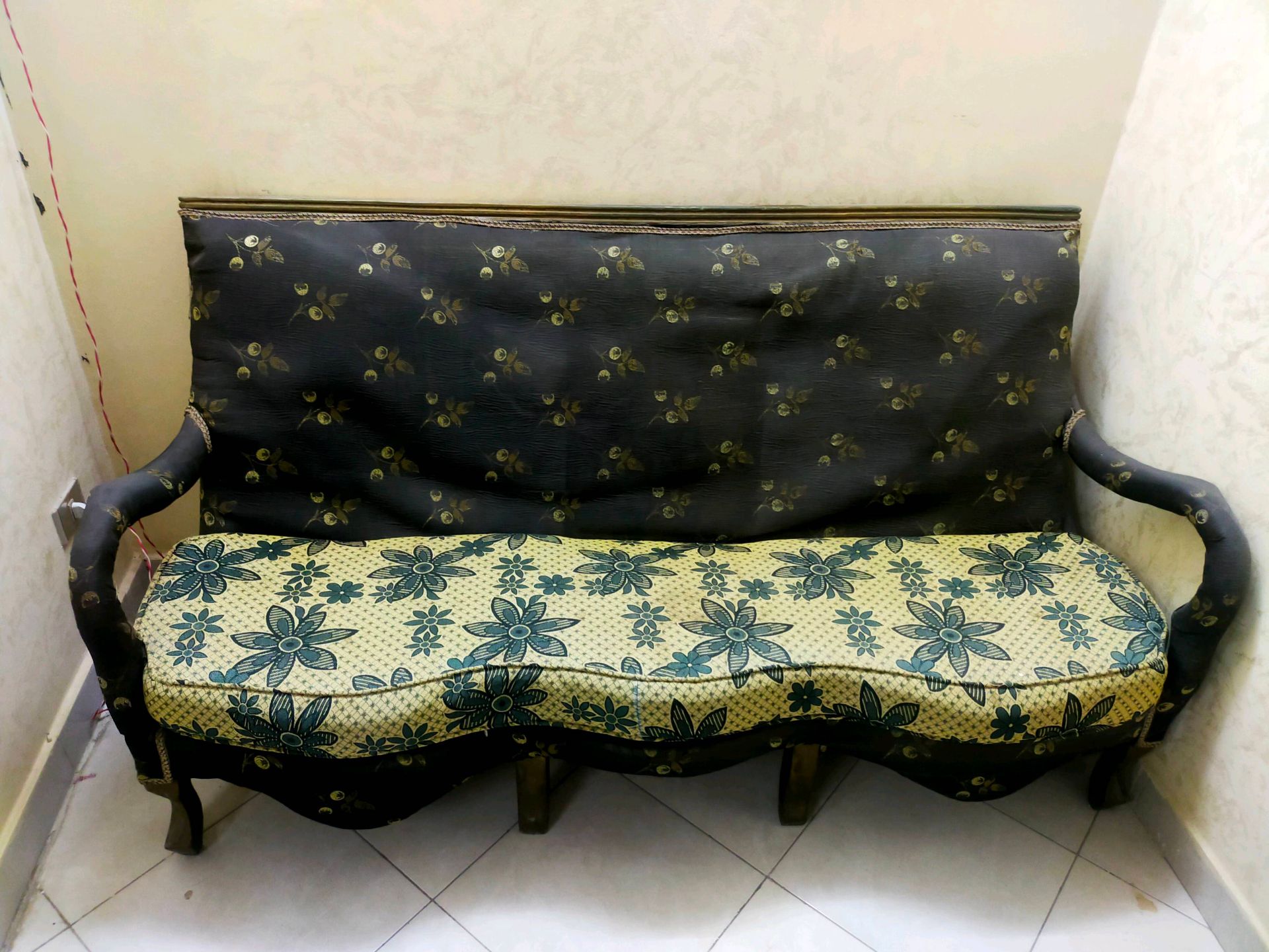 Floral Sofa & Chair Set