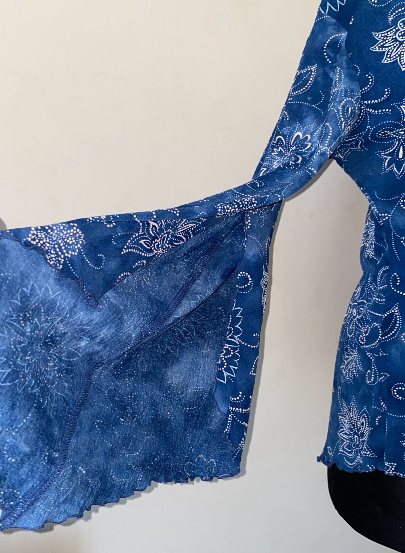 Blue floral top