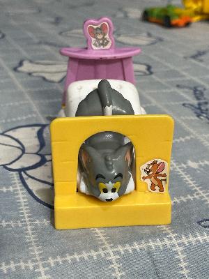Tom and Jerry Pop-Up Toy