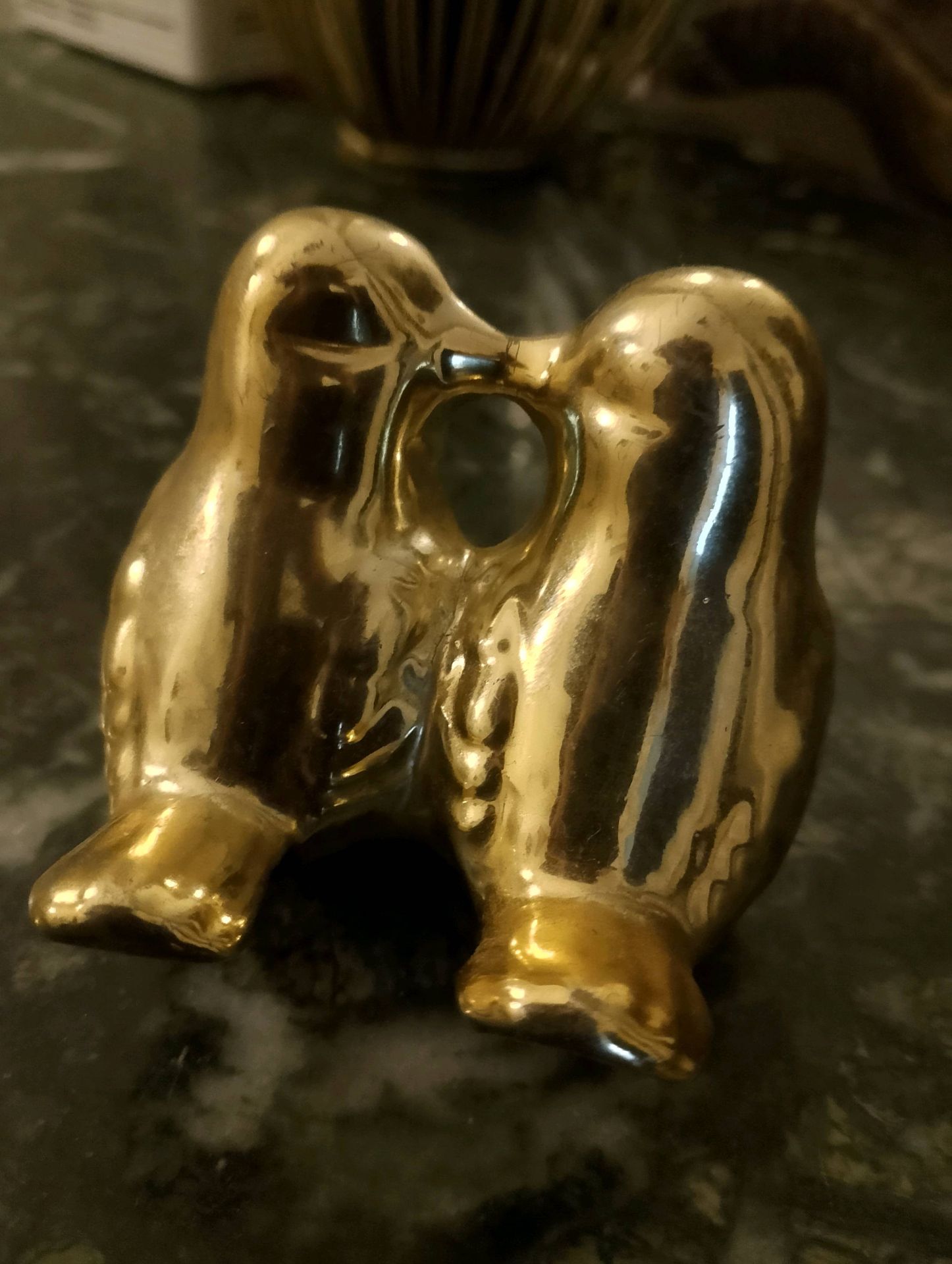 Golden kissing birds Figurine