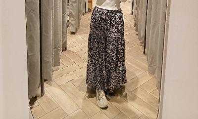 Floral midi skirt black