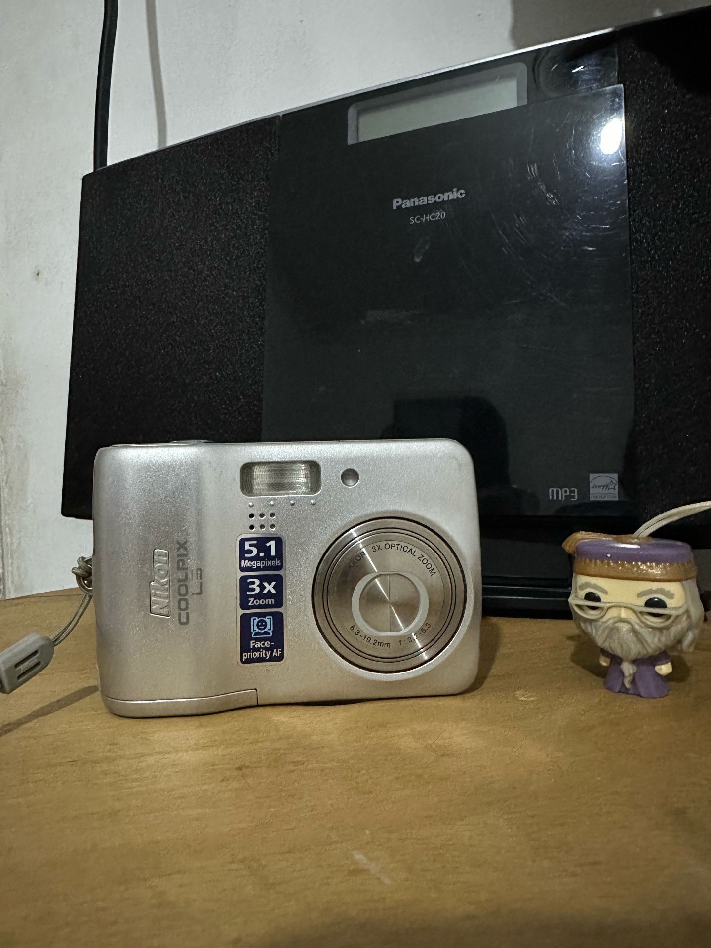 Nikon cooplix L3 silver point