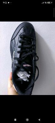 Reebok Black Sneaker