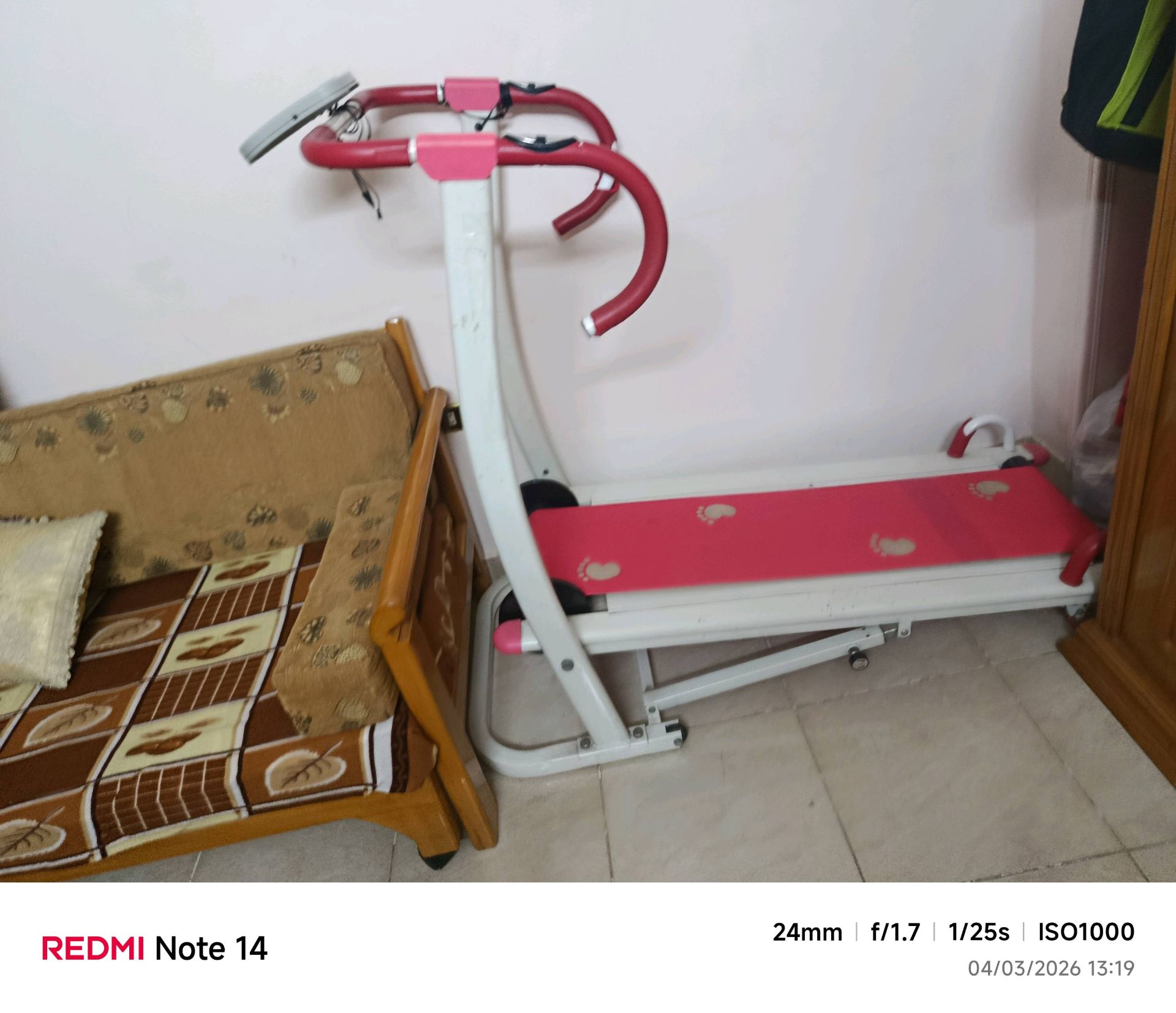Electric Treadmill bink& White