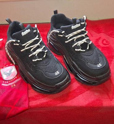 balenciaga triple s  Size 45