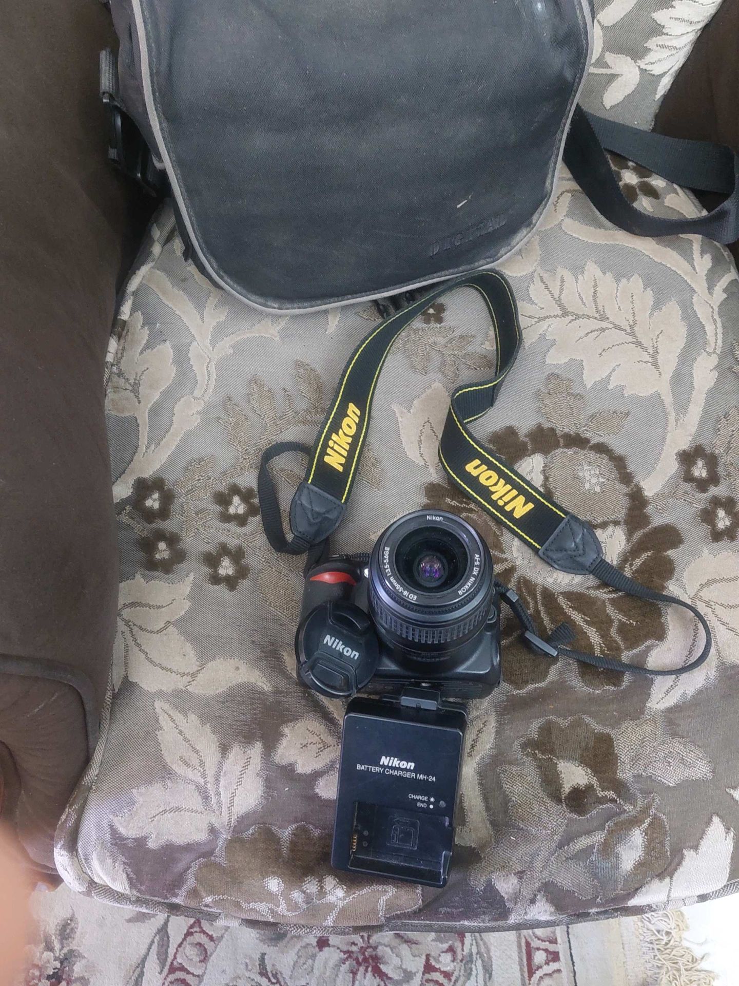 Nikon D3100 DSLR Camera Kit