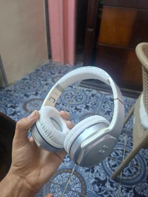 MH3 White Wireless Headphones