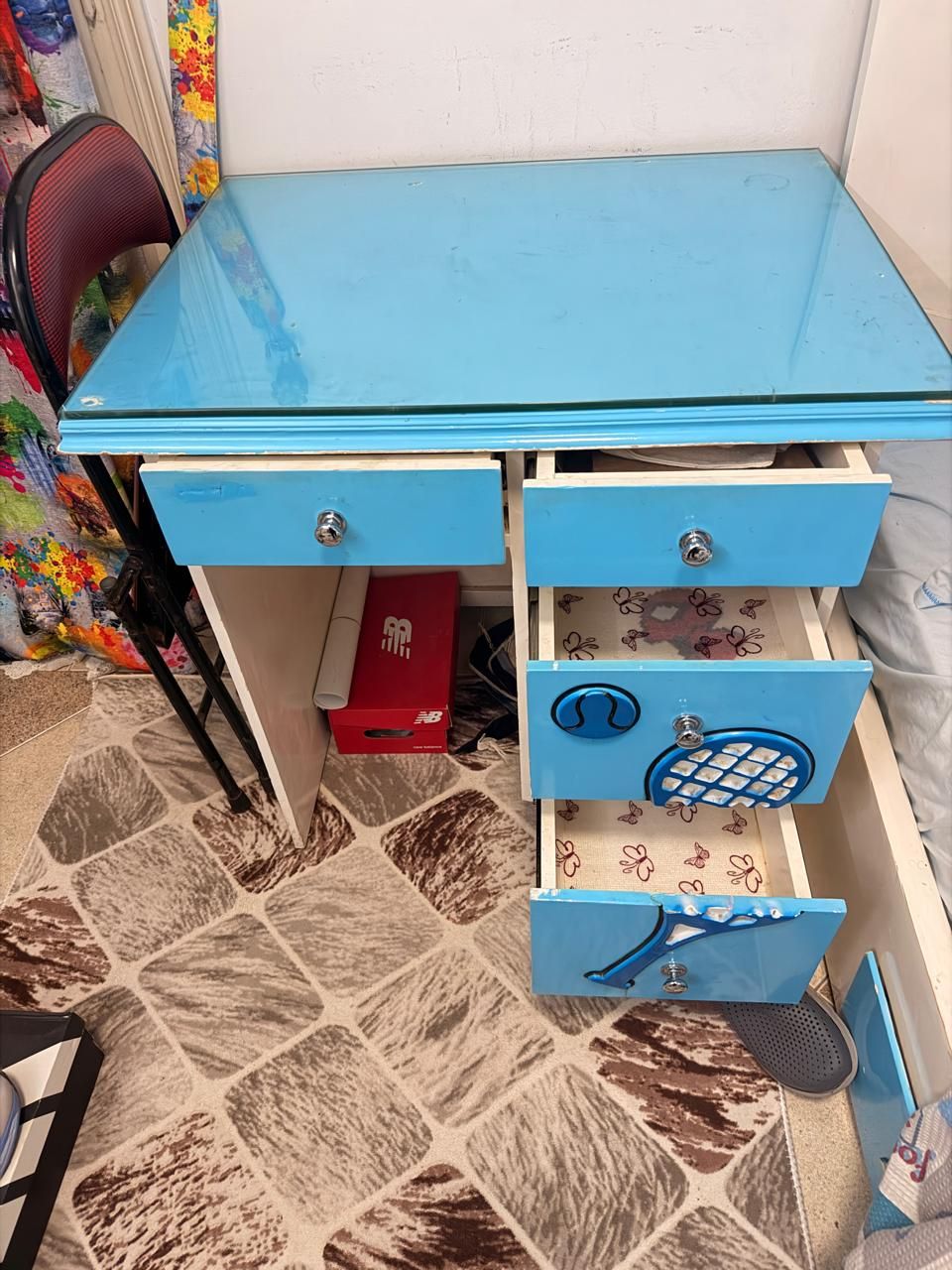 Kids Desk with Drawers