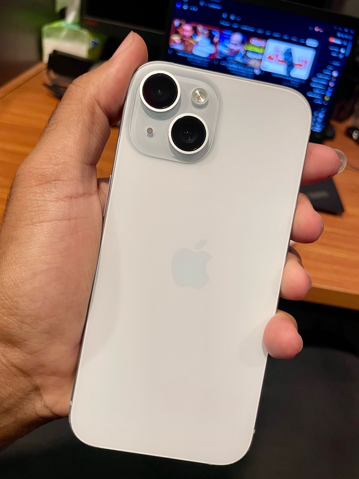 iPhone 15 - مقفول اي كلود
