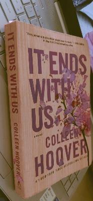 It Ends with Us by Colleen Hoover