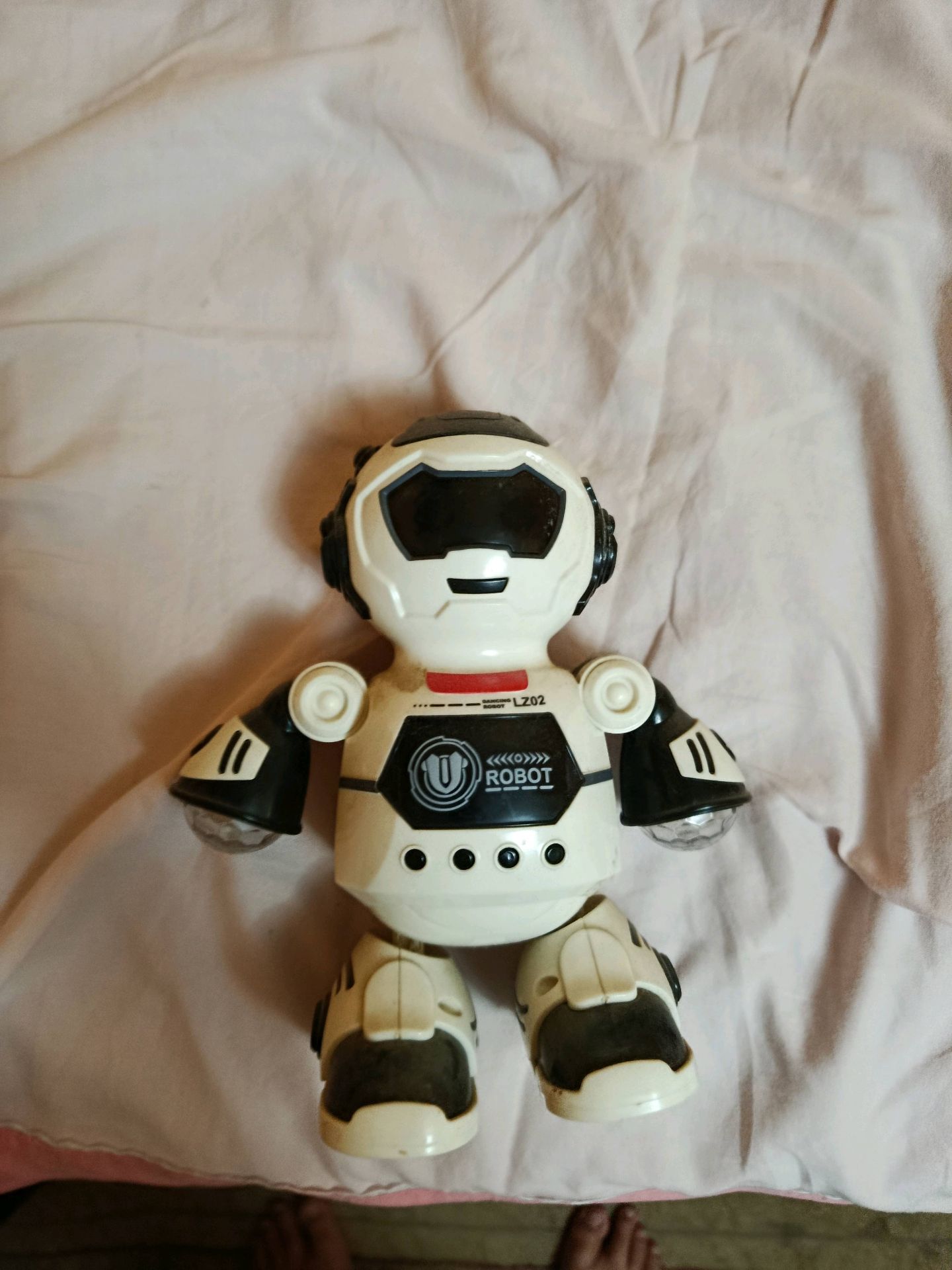 Robot toy white black