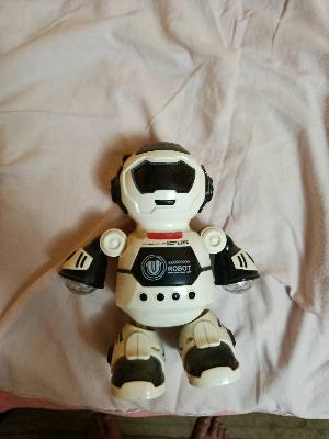 Robot toy white black