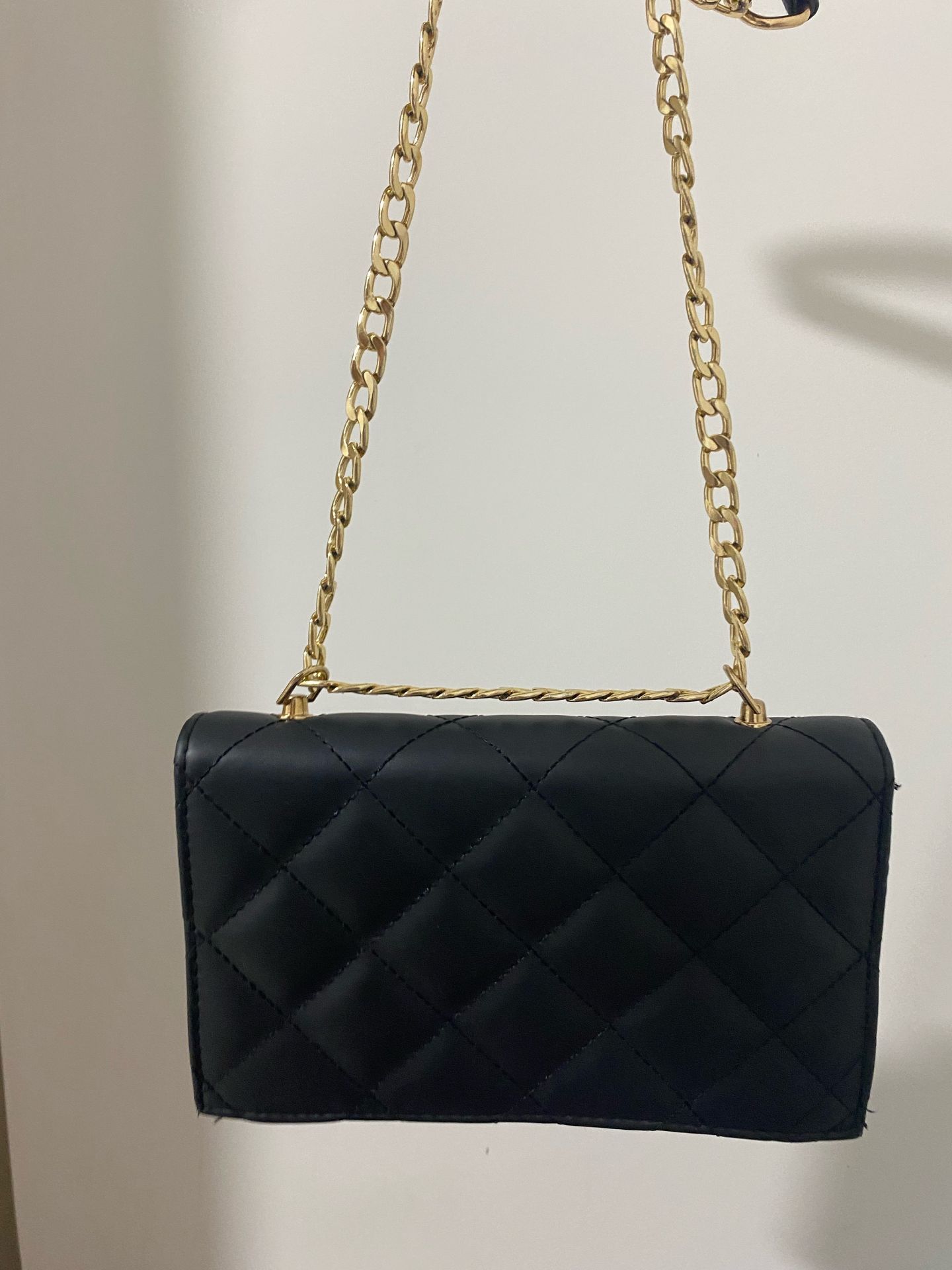 GUESS Quilted Shoulder Bag