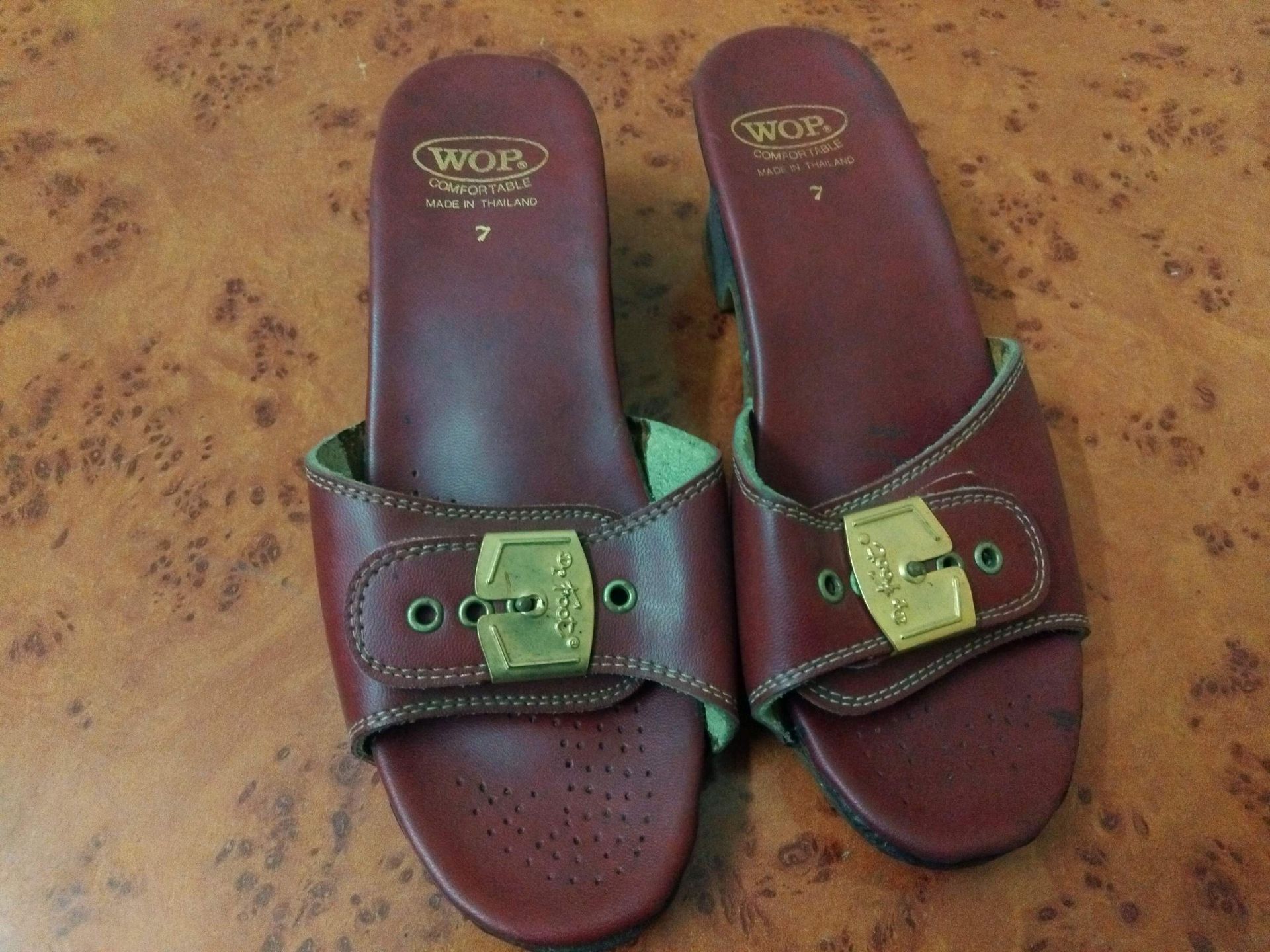 WOB Comfortable Slides Size 7