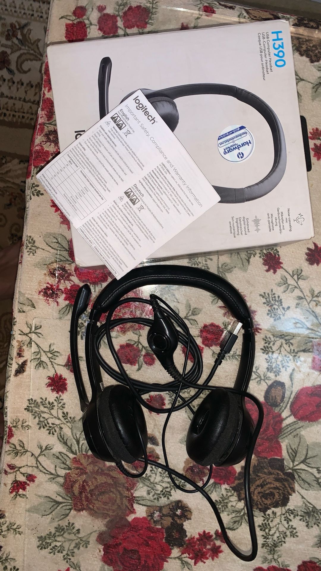 logitech H 390