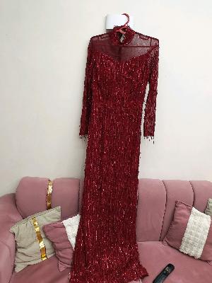 فستان سهرة ماروون مع شرابات