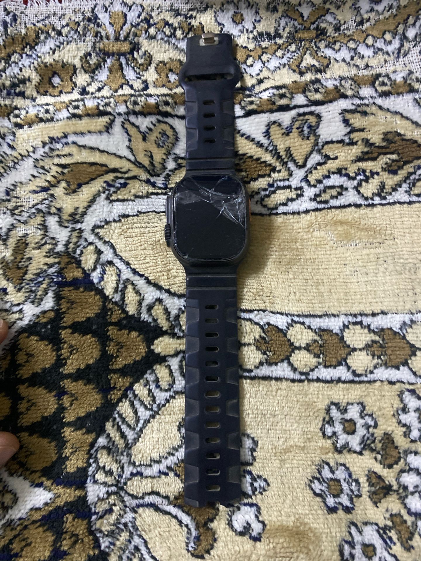 ساعة ذكية سوداء