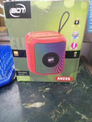 مكبر صوت BDT AN220