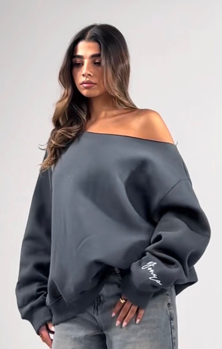 yonyo off shoulder sweater