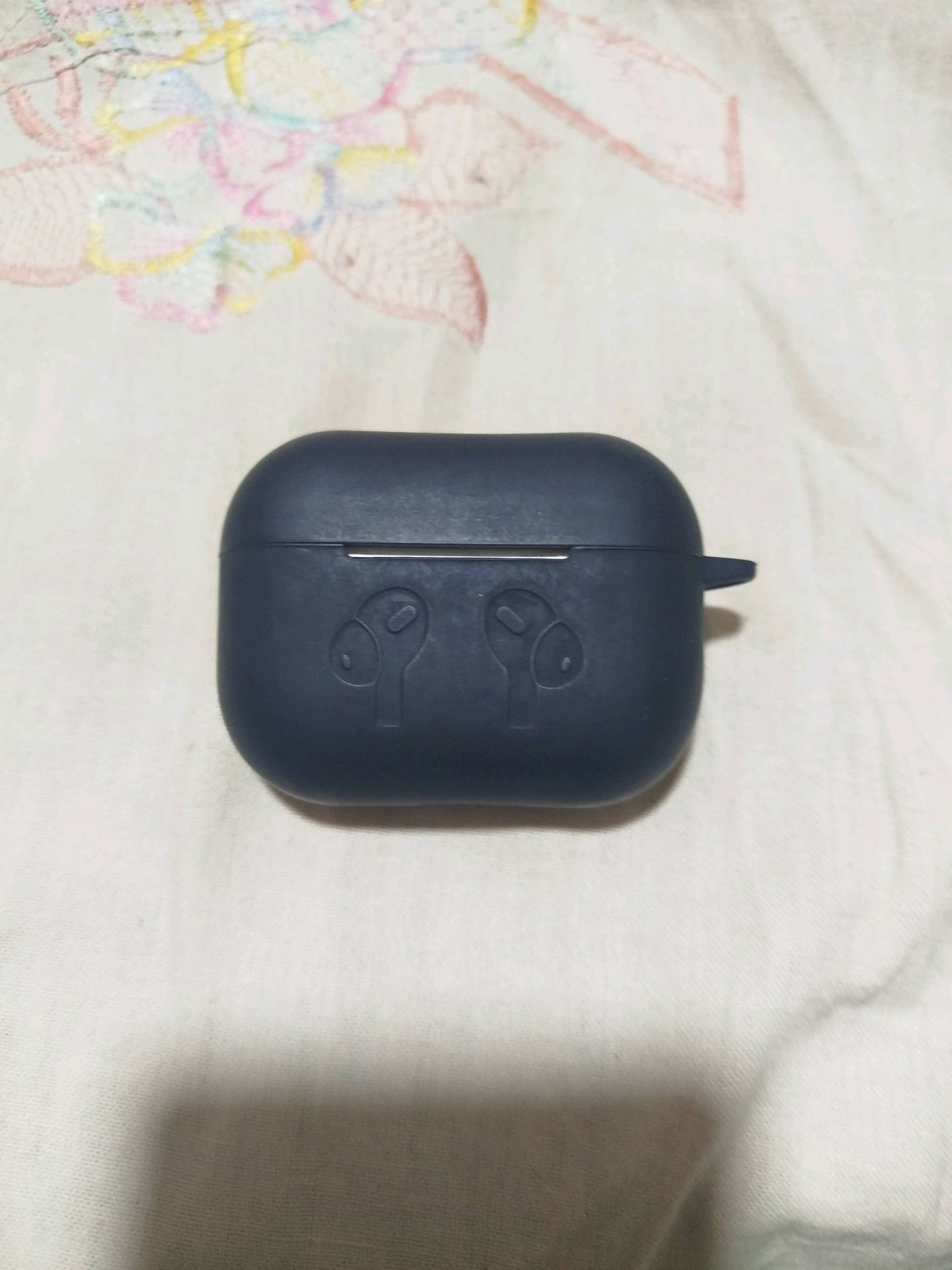 Black Earbuds Case with White Buds
