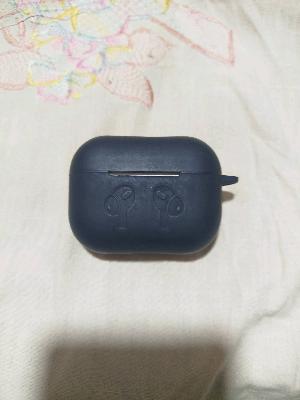 Black Earbuds Case with White Buds