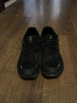onclouds running shoes