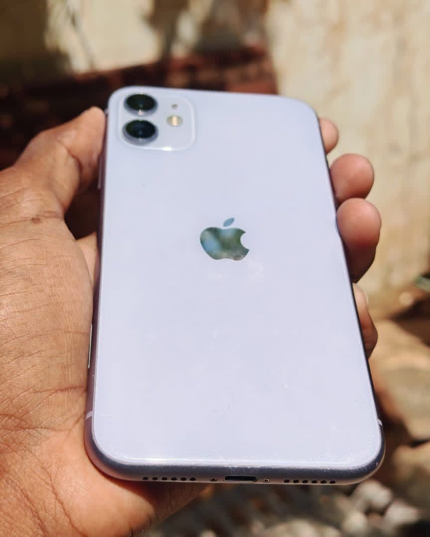 iPhone 11 أبيض