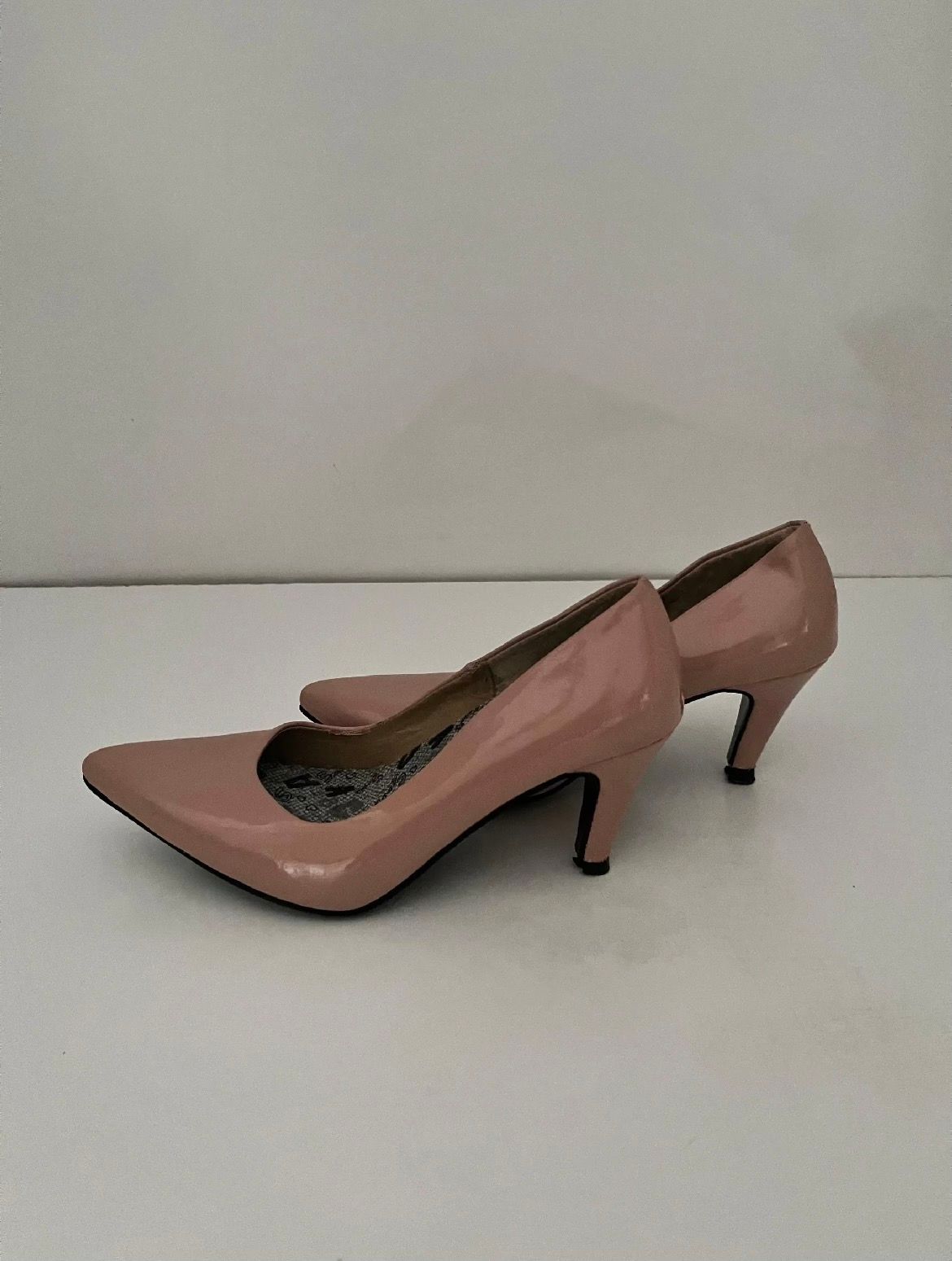 Pink Patent Pointed Heel Pumps