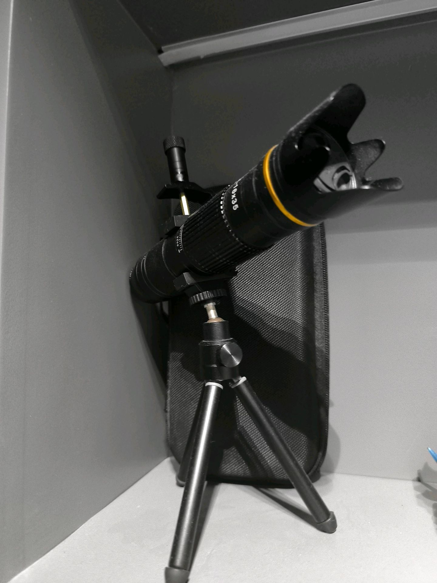 Telephoto Lens & Tripod Set