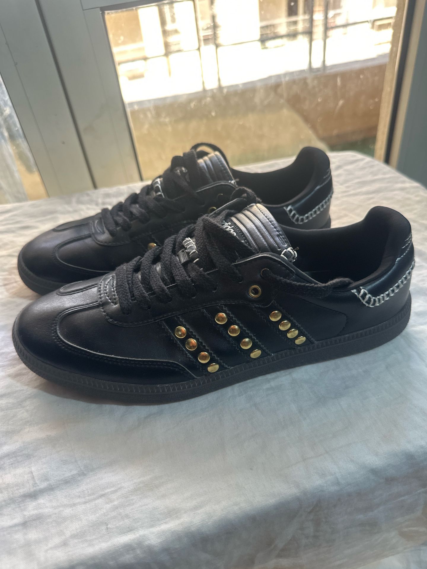Adidas Wales Bonner حذاء أسود
