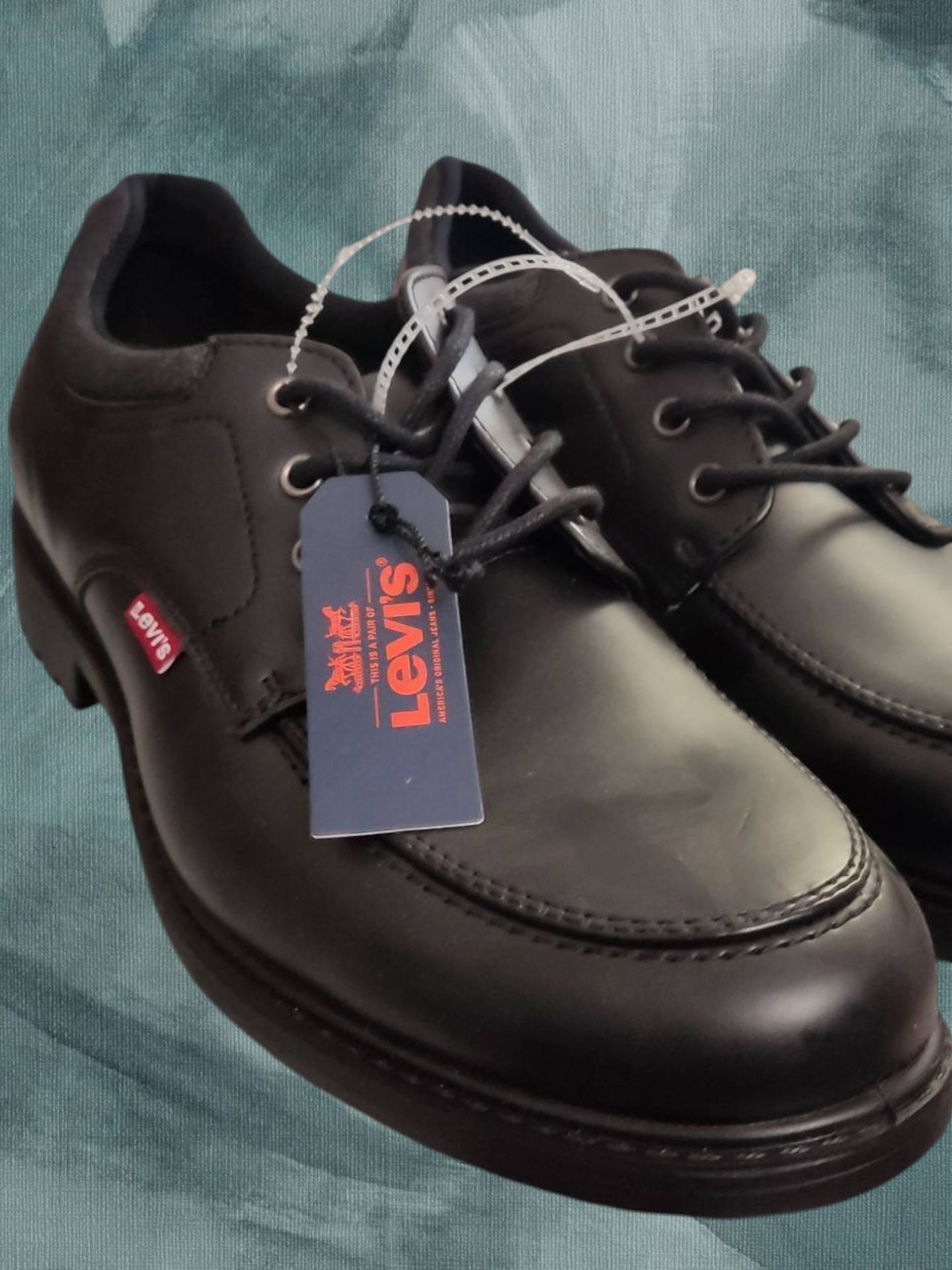 Levi's Black Leather Oxford Shoes