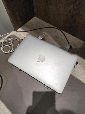 MacBook Air 11in Early 2014