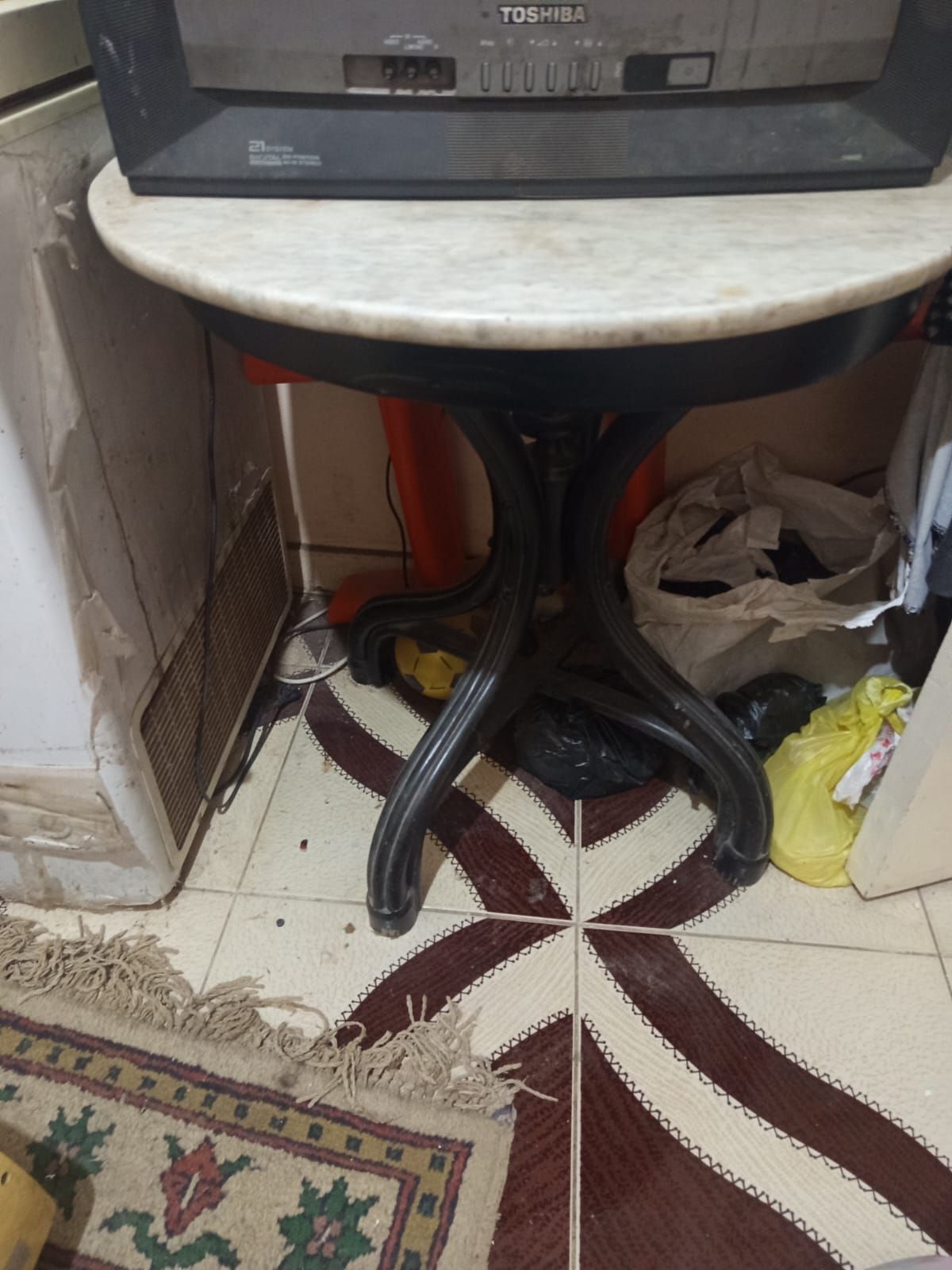 طاولة رخام  دائرية