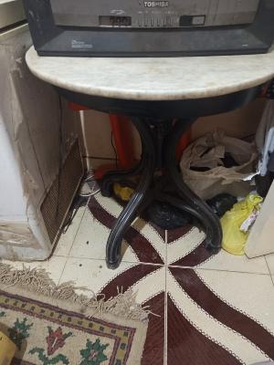 طاولة رخام  دائرية