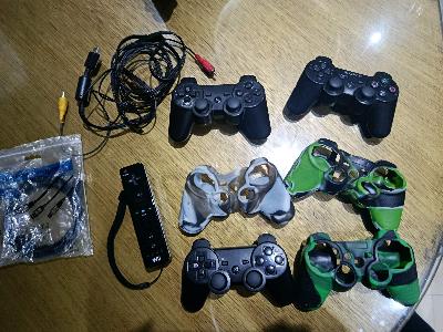 دراعات تحكم PS3 و  Wi مستعملة