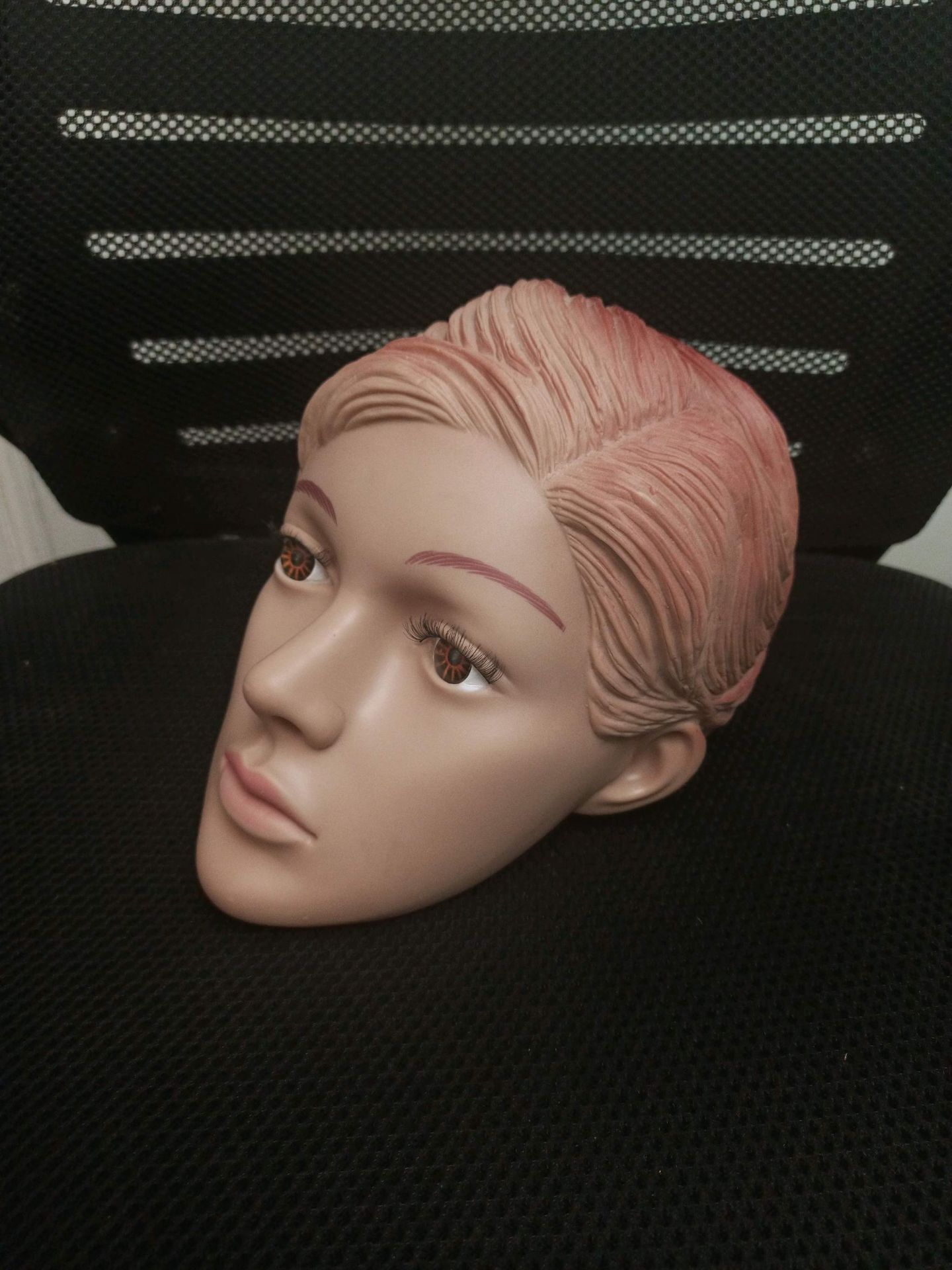 female Mannequin's head