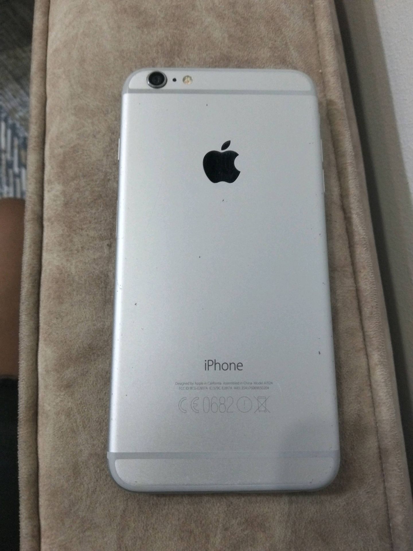 iPhone 6Whiteمحتاج شاشه