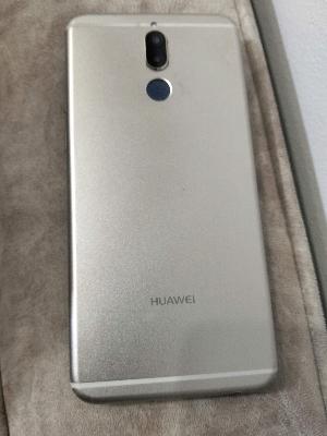 Huawei محتاج شاشه