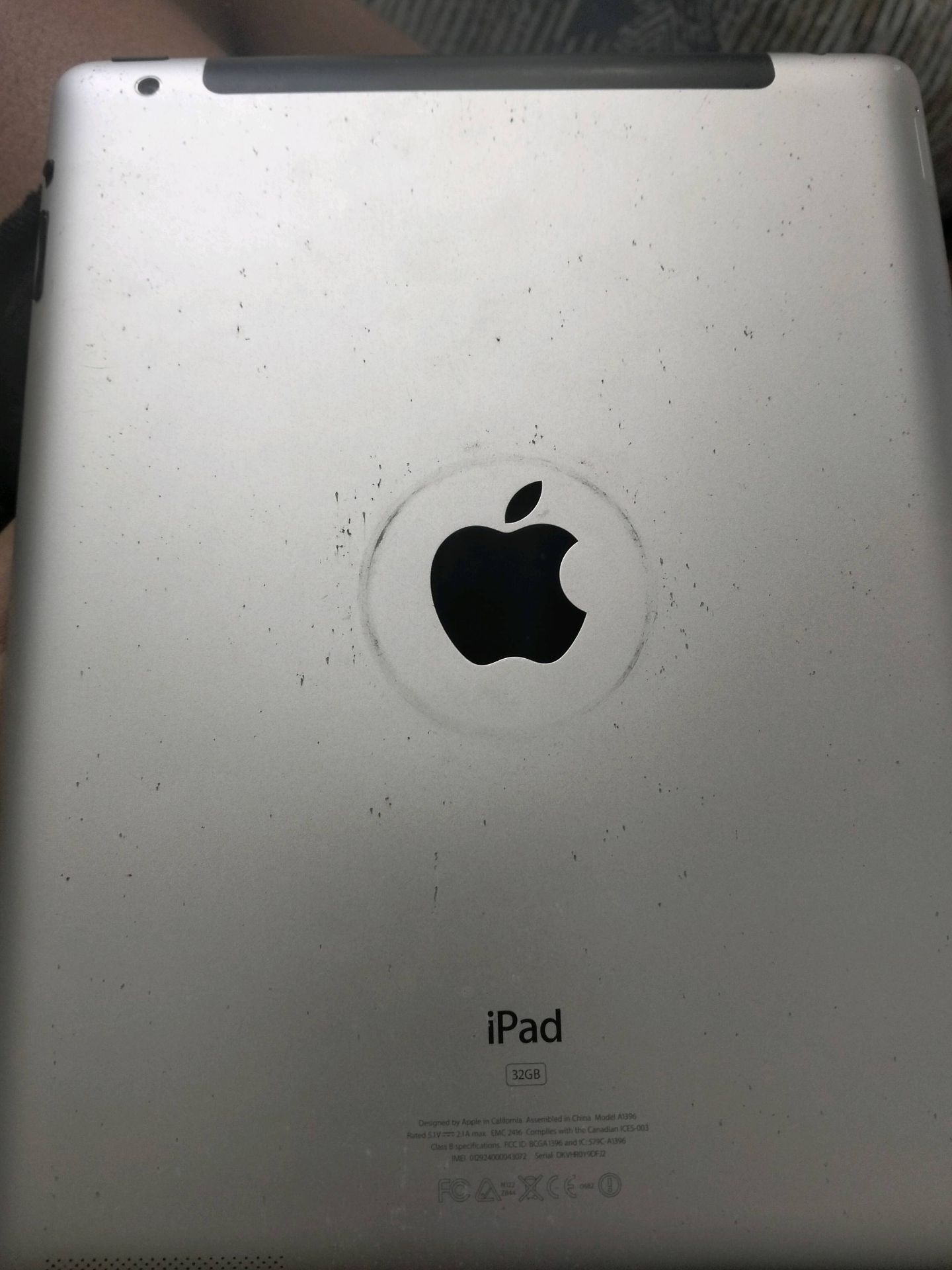 iPad 32GB Silverمش محتاج حاجه