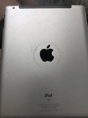 iPad 32GB Silverمش محتاج حاجه