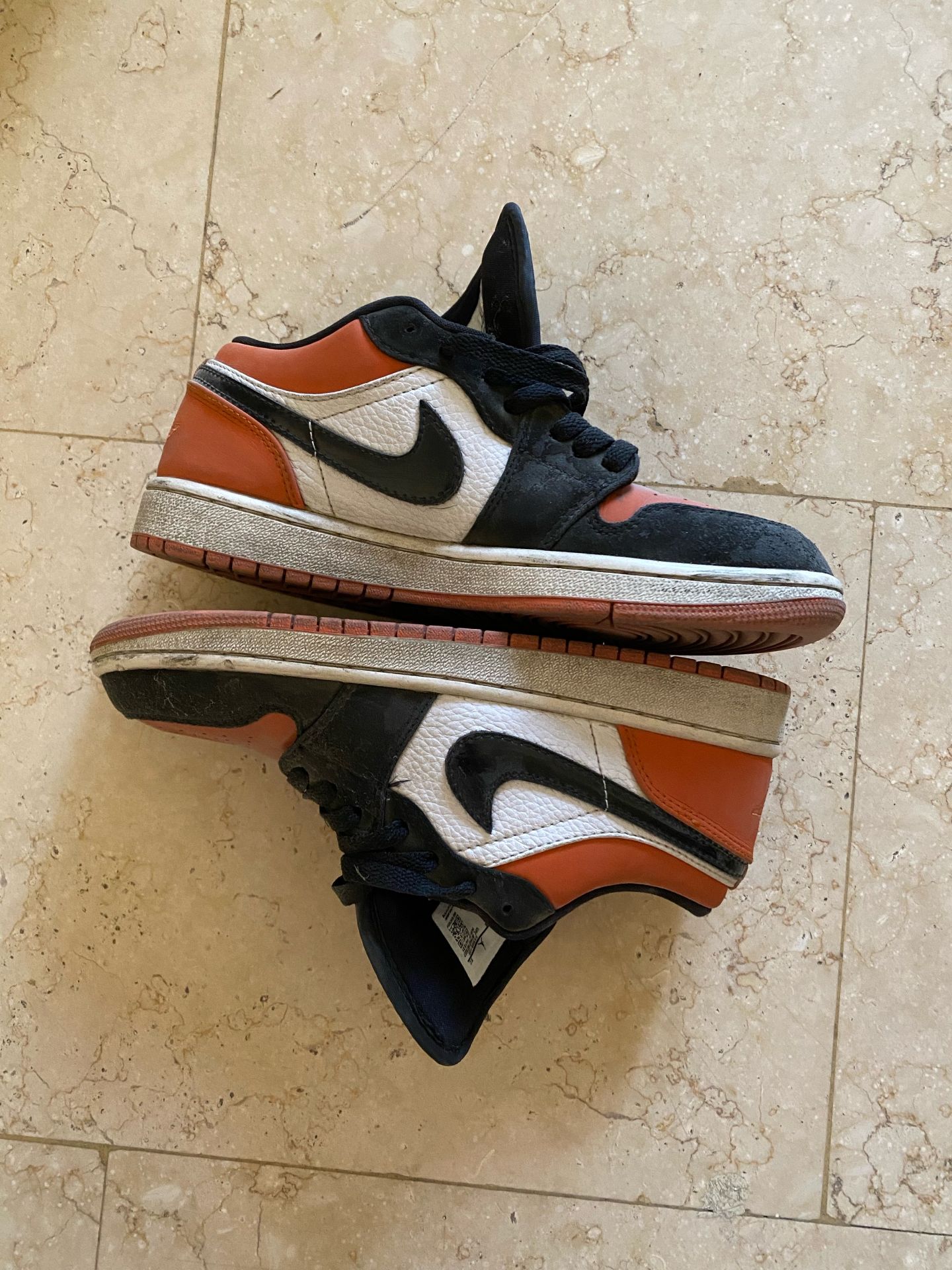 NIKE Air Jordan 1- Low